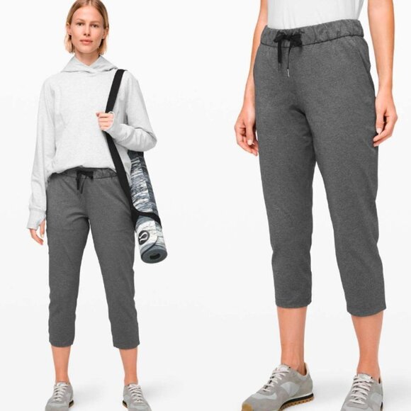 🌻 NEW LULULEMON On The Fly Crop Pants 4 Dark Gray Heather Workout Athletic Cute - Picture 1 of 7